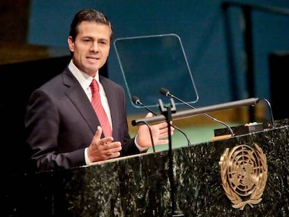 Enrique Peña Nieto lê seu discurso na sessão especial da ONU.