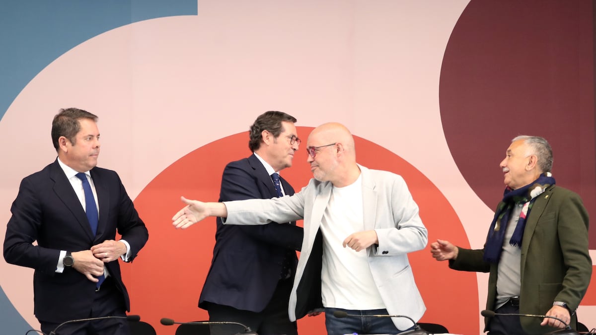 Los sindicatos y la patronal firman el acuerdo para garantizar el poder ...