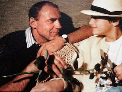 Juan Diego Botto, casi un niño, junto al actor Bruno Ganz en 'El río de oro', de Jaime Chávarri (1986)