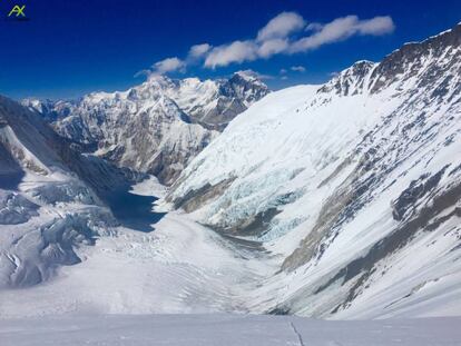 Imagen del Himalaya con el monte Everest al fondo.