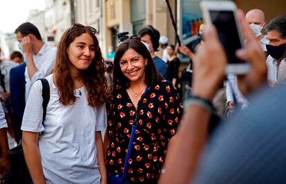 La alcaldesa de París, Anne Hidalgo, en un acto de campaña el 25 de junio en la capital francesa.