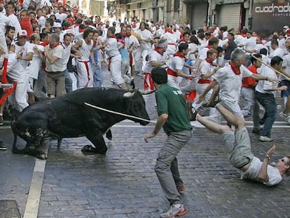 Los toros de Dolores Aguirre a su paso por Mercaderes.