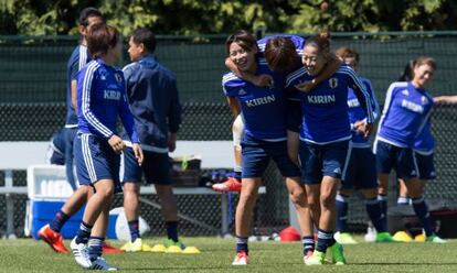 Las jugadoras de Jap&oacute;n se entrenan en Vancouver.