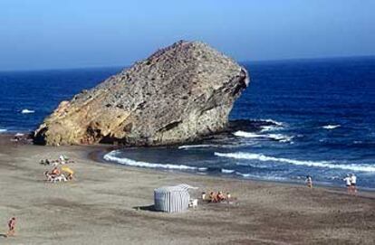 Playa de Monsul, en el parque natural del Cabo de Gata, en Almería.