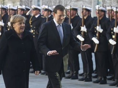 Merkel y Mariano Rajoy, durante el encuentro en Berl&iacute;n.