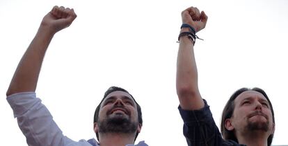 Alberto Garzón, izquierda, y Pablo Iglesias, líderes de Unidos Podemos.