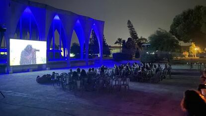 Una de las proyecciones del taller impartido por Amal Ramsis en Líbano en septiembre de 2024, en el marco de La Caravana Entre Mujeres Cineastas.