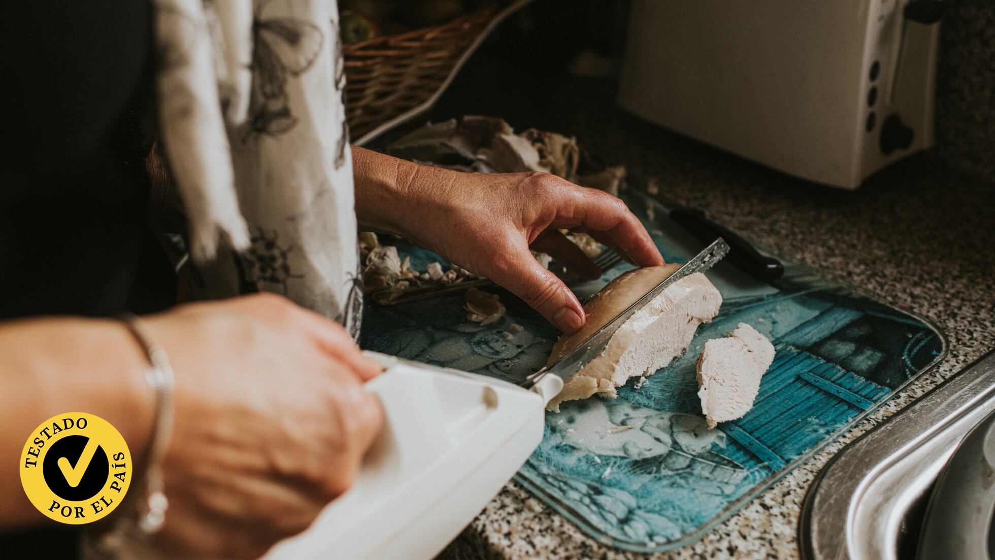 Probamos cuatro cuchillos eléctricos y elijo el mejor.