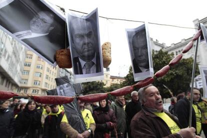 Un momento de la manifestación de afectados por las preferentes en A Coruña