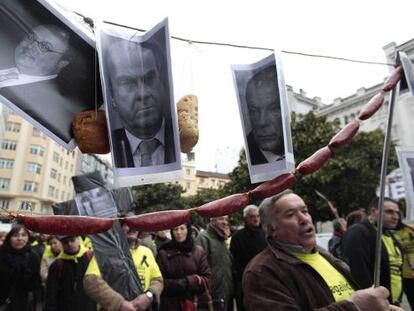 Un momento de la manifestación de afectados por las preferentes en A Coruña