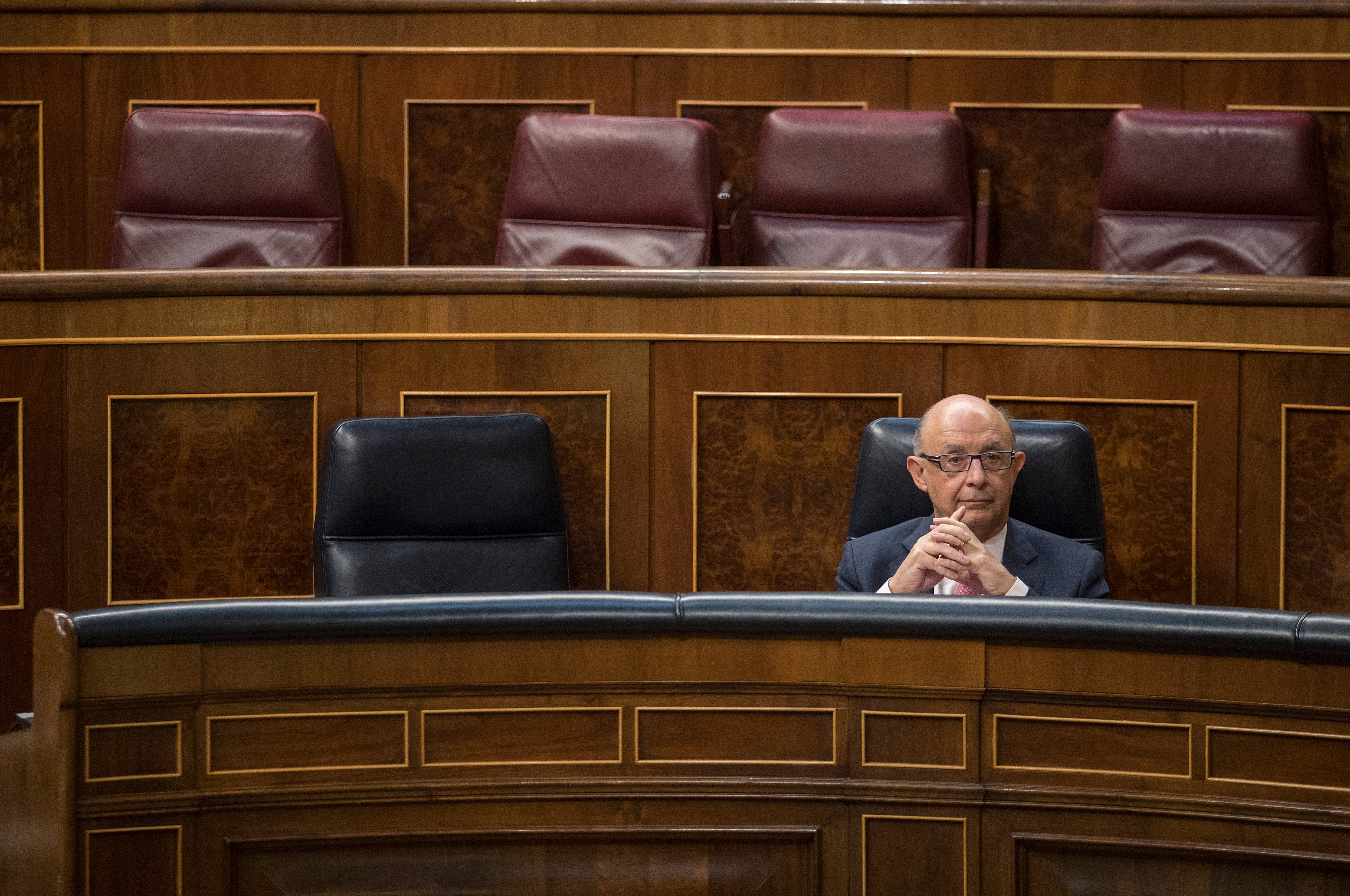 Cristóbal Montoro se da de baja como afiliado del PP tras ser imputado