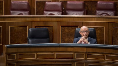 DVD 898. Madrid, 22-05-18.-El ministro de Hacienda, Cristobal Montoro en el Congreso. Foto: Julian Rojas