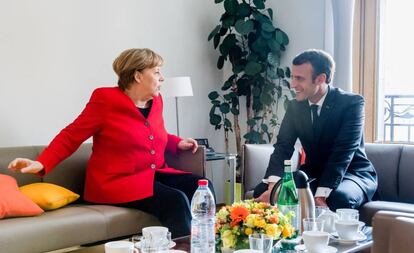 O presidente francês, Emmanuel Macron, e a chanceler alemã, Angela Merkel, na quinta-feira em Bruxelas