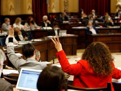 Votación de la ley de Educación autonómica, en el Parlament de las Islas Baleares el 22 de febrero de 2022.
