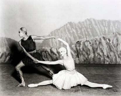 Serge Lifar y Alexandra Danilova en Appolon musagete, 1928, con la primera versin del vestuario dise?ado por Coco Chanel. Fot