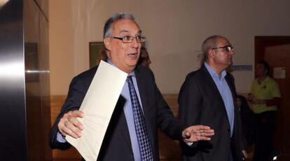 Agustín Navarro, alcalde de Benidorm, antes de declarar ante la juez.