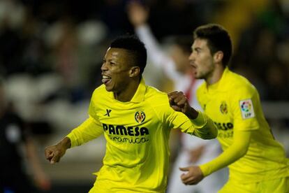 Uche, junto a Moi, tras uno de los goles del Villarreal.