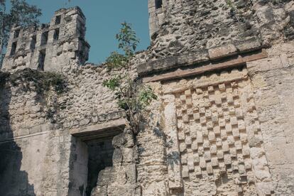 Detalles de una de las casas monumentales de Río Bec.