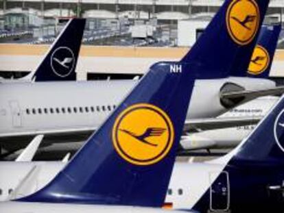 Aviones Lufthansa en el aeropuerto de Fankfurt, Alemania.