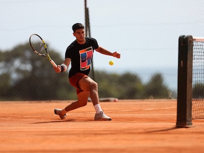 Alcaraz, en la sesión de entrenamiento del lunes en Montecarlo.