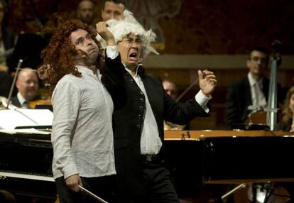 Un momento del insólito concierto de Igudesman & Joo en el Palau de la Música.