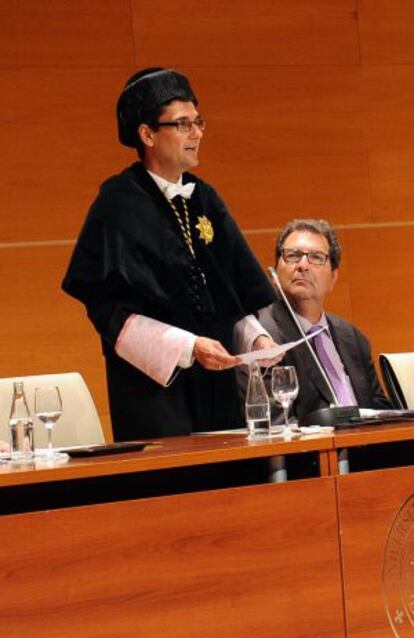 El rector de la UPV, Francisco Mora, y el director general de Universidades, Jos&eacute; Miguel Saval. 