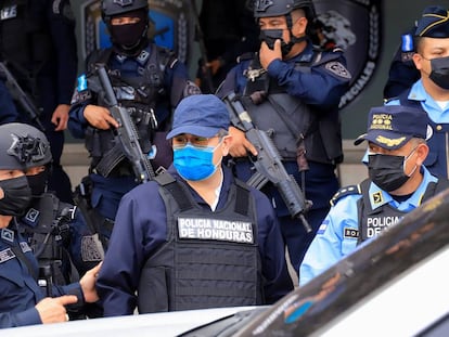 La detención del expresidente de Honduras, en imágenes