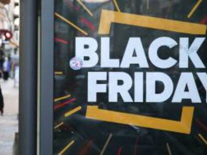 Santander, CaixaBank, BBVA y Sabadell lanzan ofertas en préstamos y tarjetas por el Black Friday