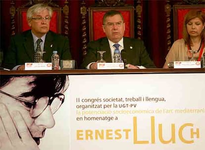 Joan Clos, Francisco tomás y Eloena Pineda, ayer en la Universitat.