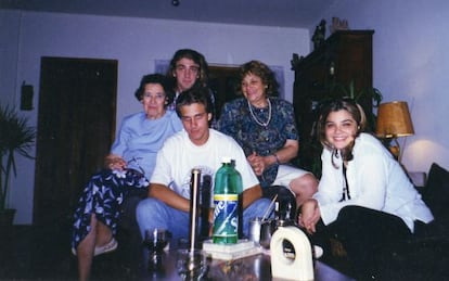 Carlos D’Elía in 1995 when he met his biological family.