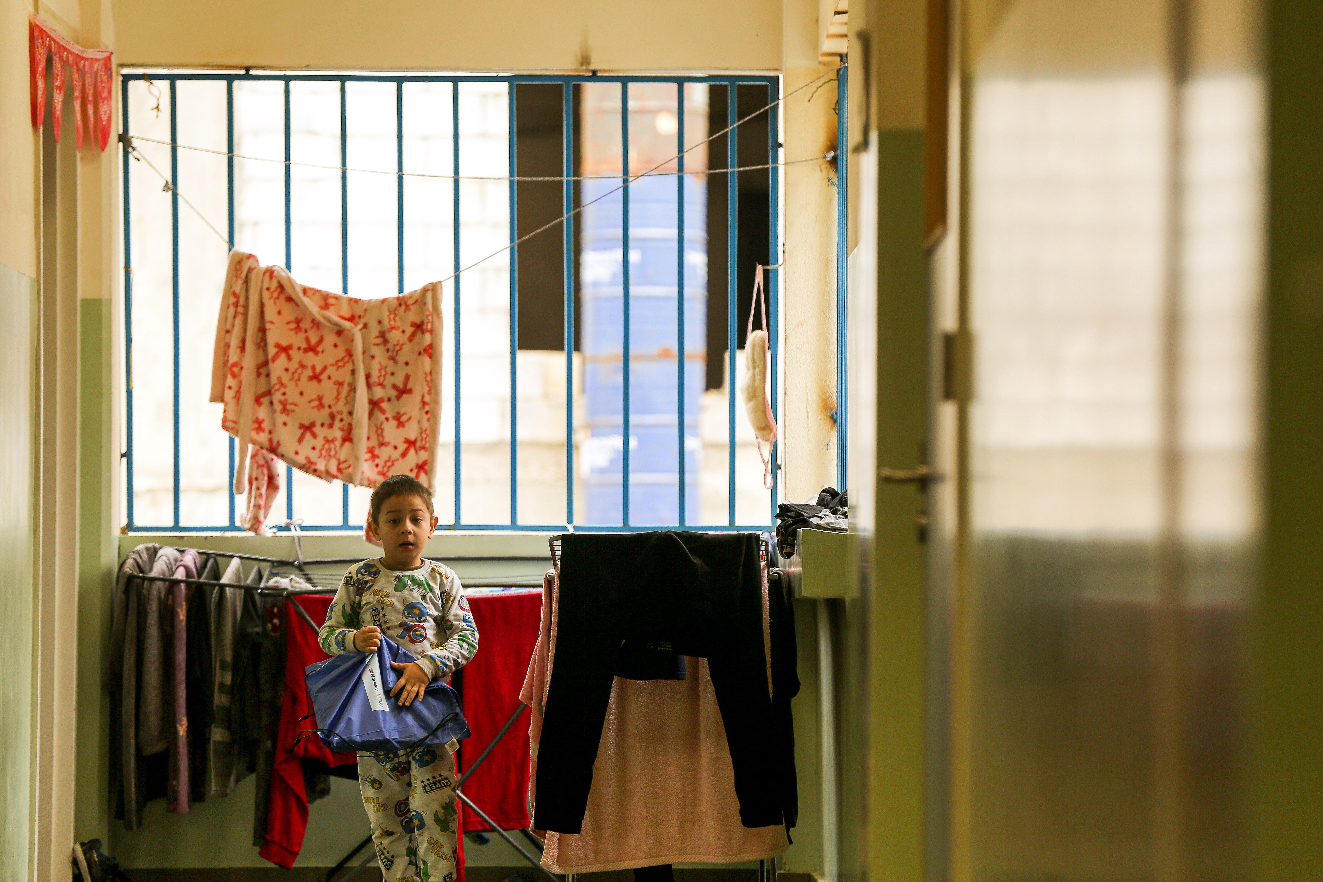 Desalojos y 436 colegios atacados: el trauma y la guerra en Líbano golpean a una generación de estudiantes