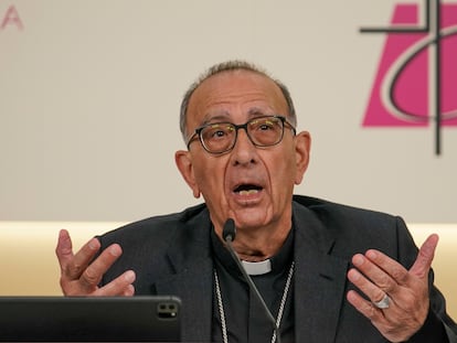 El presidente de la Conferencia Episcopal, Juan José Omella, en la rueda de prensa, este martes en Madrid.