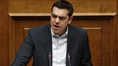 El primer ministro griego, Alexis Tsipras, durante su discurso en el Parlamento griego esta tarde.