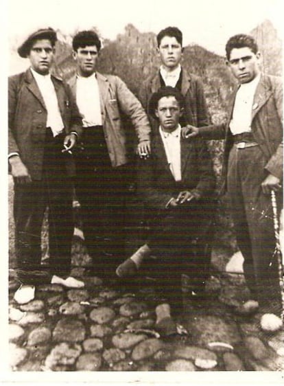 Los cinco hombres de Villanueva de la Vera (Cáceres) que fueron 'paseados' por los nacionales y obligados a cavar su propia tumba antes de su ejecución