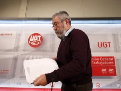 El secretario general de UGT, Cándido Méndez, durante la rueda de prensa
