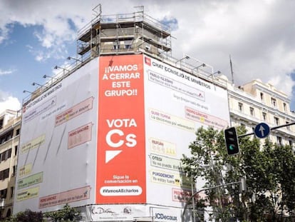 Lona de Ciudadanos en la calle Goya (Madrid).