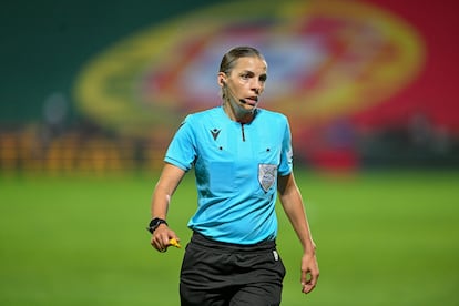 Stephanie Frappart arbitro