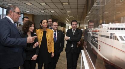 La ministra de Industria, Comercio y Turismo, Reyes Maroto; junto a la consejera delegada de Pymar, Almudena López del Pozo.