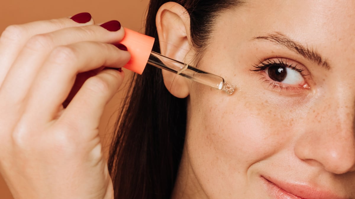 Se trata del sérum Vinoperfect de Caudalíe, el número uno más vendido.