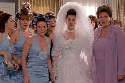 A pesar de la creencia popular, a ellos también les gusta organizar su boda. En la imagen, las chicas de 'Mi gran boda griega' (2002)