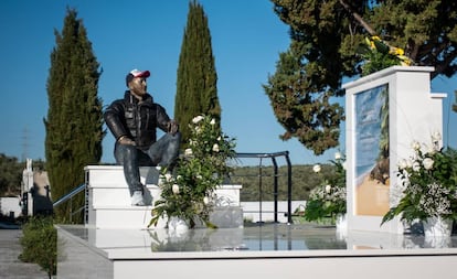 Mausoleo de Antonio F. C., en el cementerio de Pinos Puente, Granada.