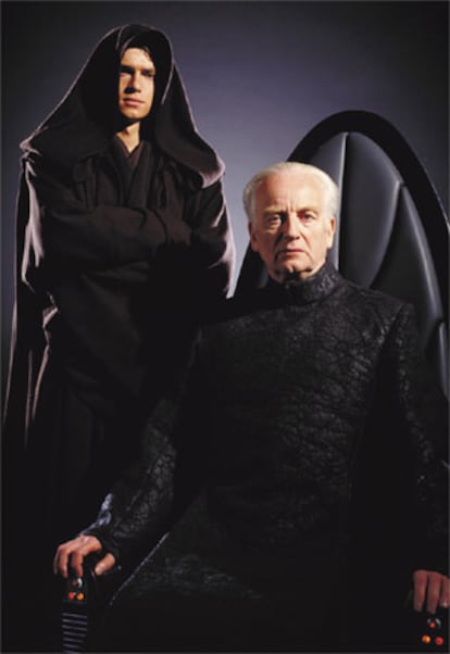 Anakin (interpretado por Hayden Christensen), convertido en el gran confidente del canciller Palpatine (a quien da vida Ian McDiarmid).