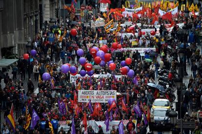 Manifetación por las calles de Barcelona para conmemorar el Día del Trabajo.