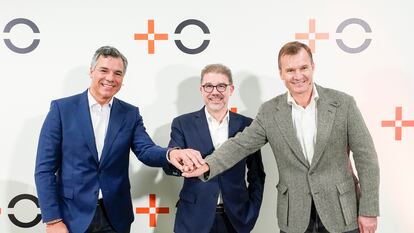 El CEO de Masorange, Meinrad Spenger; el direcor financiero, Ludovic Pech, y el responsable de Operaciones, Germán González.