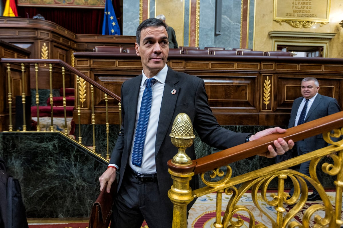 El PSOE cae pero aún aventaja en 3,8 puntos al PP, según el CIS de ...
