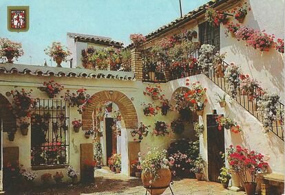 La casa de vecinas del 12 de calle Montera era tan reconocida en Córdoba que hasta protagonizaba postales turísticas de la ciudad.