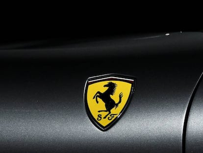 Imagen del logo de la marca de coches de lujo Ferrari.