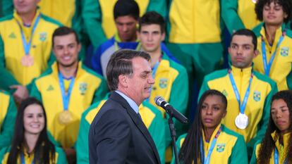 Bolsonaro recebeu atletas medalhistas no Pan de Lima em 2019.