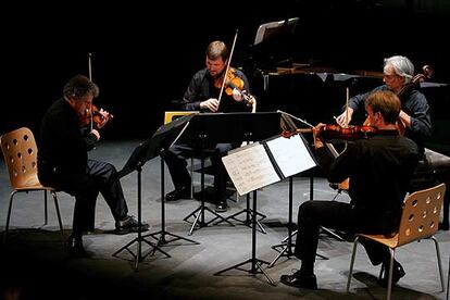 El Cuarteto Arditti, con Irving Arditti, a la izquierda, durante un ensayo en Londres.