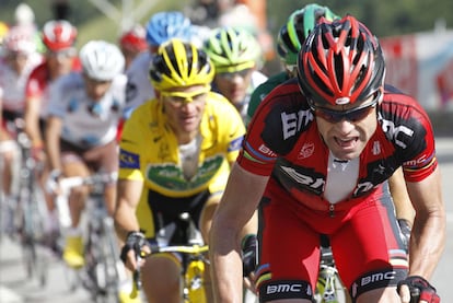 El australiano Cadel Evans ha sido el que ha tirado para intentar frenar a Andy Schleck. Está a 57 segundos del luxemburgués en la general